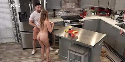 Spy Fam: Natalia Queen in quick caught throat fucking