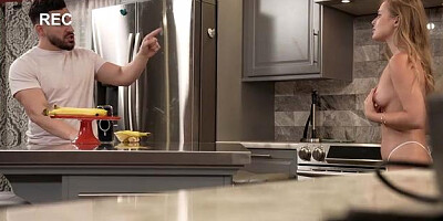 Spy Fam: Natalia Queen in quick caught throat fucking