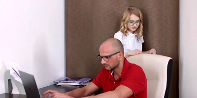 Good-looking blonde cutie Lightfairy sucks a tasty prick on the casting
