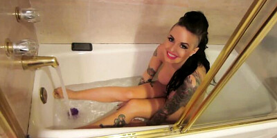 Watch flattering Christy Mack's scene