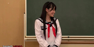 Yui Kasugano's Alluring Charm in Passionate Scenes