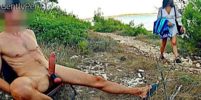 Meets a Pervy Girl on a Beach. During an Exhibitionist Day at the Sea I Find ...