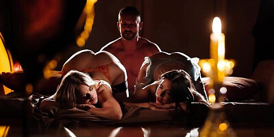 Cassie Del Isla and Scarlett Alexis are enjoying FFM sex so much