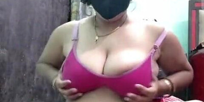 Bhabhi ne sofa pe ghodi ban kar chuth dikhai