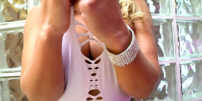 Cali Carter's Solo Taunt Leads to James Deen's Climactic Conquest