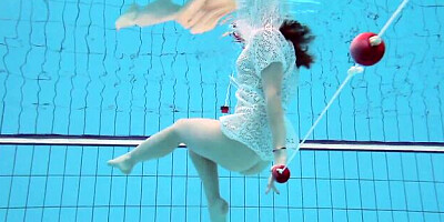 Underwater babe scene with sinful Katy from Underwater Show