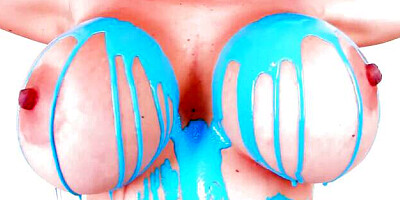 Blue hair clip with cutesy Jayden Jaymes from PUBA