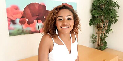 Aphrodisiac Nami's small tits video