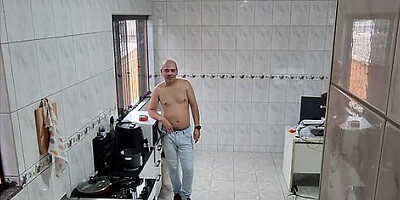 The Maid Agreed To Get Naked And Receive An Ejaculation On Her Face