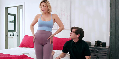 Adira Allure Shows Off Yoga Pants