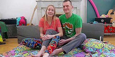 Kayla Js Yoga Pants Stretched Wide For A Creampie