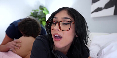 Stepsis lets horny stepbro eat her pussy