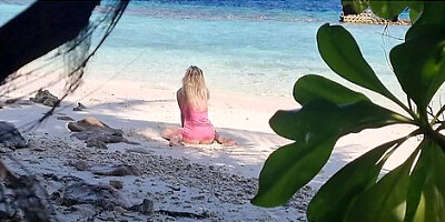 Milf Relaxing On Beach And Masturbation