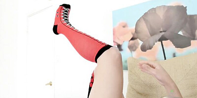 Sultry Penelope Reed at wet scene