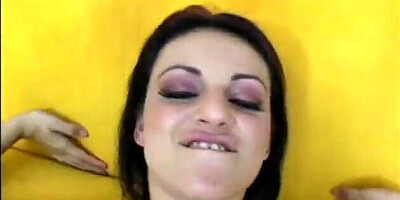 Biotch with sweet labia and jaws knows pretty well how to tempt this stud