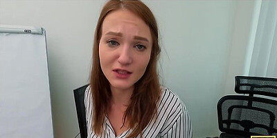Sweet Babe Does Splits When Fucking