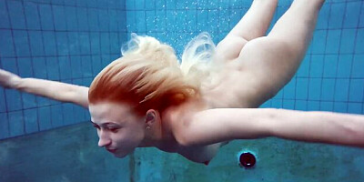Blooming chickfriend - hd xxx - Underwater Show
