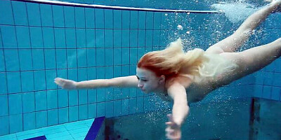 Blooming chickfriend - hd xxx - Underwater Show