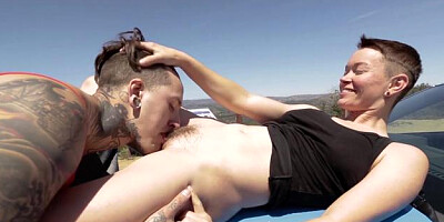 Jiz Lee: Roadside Gender Bender fuck