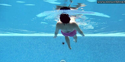 Graceful Lady Dee - solo female video - Underwater Show