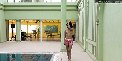 Graceful Lady Dee - solo female video - Underwater Show