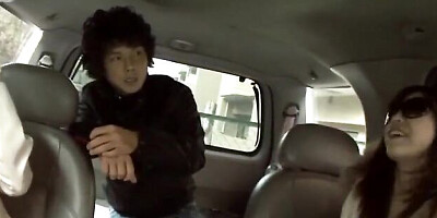 Tomato's glasses clip