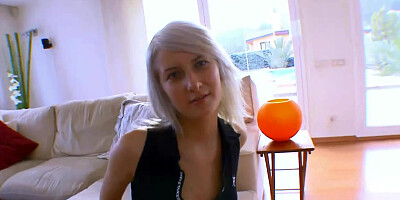 Future pornstar squirts during rough sex at casting