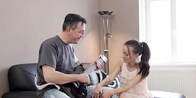 After concert old guitarist has sex with petite fan