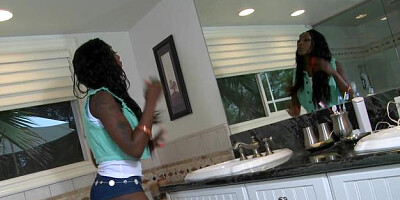 Round and Brown: Bald Jaydan Rose pussy fuck sex scene