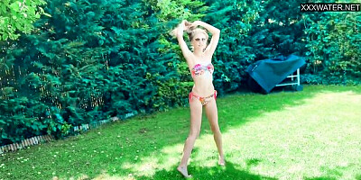 Watch sensual Bonnie Dolce and Bonnie's trailer