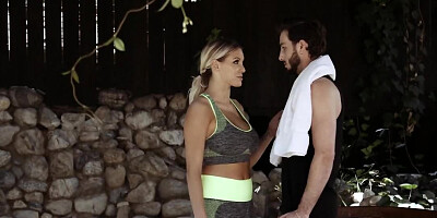 Boy drills pretty stepmom Kenzie Taylor in the fresh air