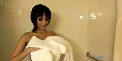Spicy Anissa Kate's cumshot clip