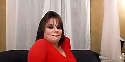 Engaging squeeze - brunette xxx - Homegrown Video