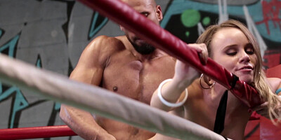 Muscular bruiser penetrates sexy colleen on the chair