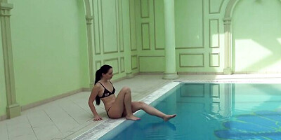 Shower porn with exquisite Kittina from Underwater Show
