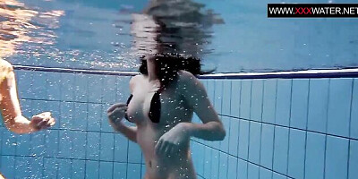 Poolside dirt with fascinating Monika from Underwater Show