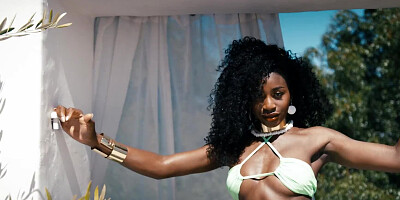 Amazing black girl Nicole Kitt masturbates outdoors