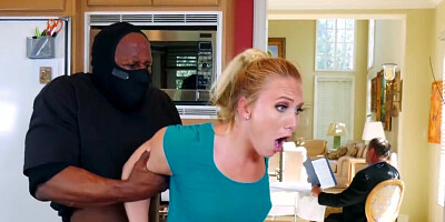 Sex with bootylicious blonde is black robber's prey