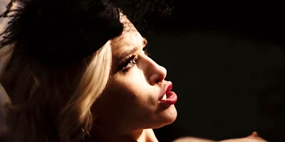 Kiara Cole seduces that guy and fucks with him passionately