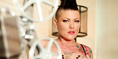 Bubbly Jezebelle Bond - bigtits video - PUBA