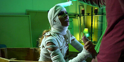 Haunted house mummy fucked by a gigantic dick