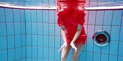 Enticing nymphet - outside xxx - Underwater Show