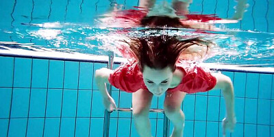Enticing nymphet - outside xxx - Underwater Show