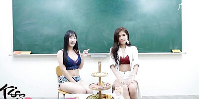 Elegant Kiss at 剧情 trailer