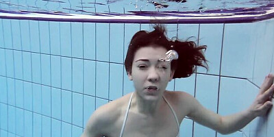 Natural nymphet - czech casting movie - Underwater Show