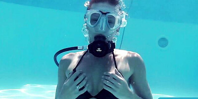 Playful Minnie Manga - hd clip - Underwater Show