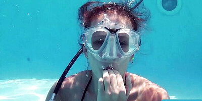 Playful Minnie Manga - hd clip - Underwater Show