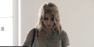 Awesome Alyssia Kent and Missy Luv at strapon action