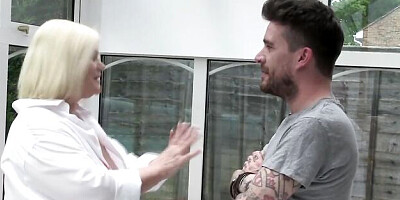 Aryana's hardcore dirt