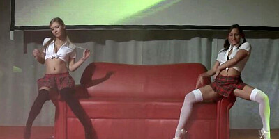 Sweet thing's sexshow action